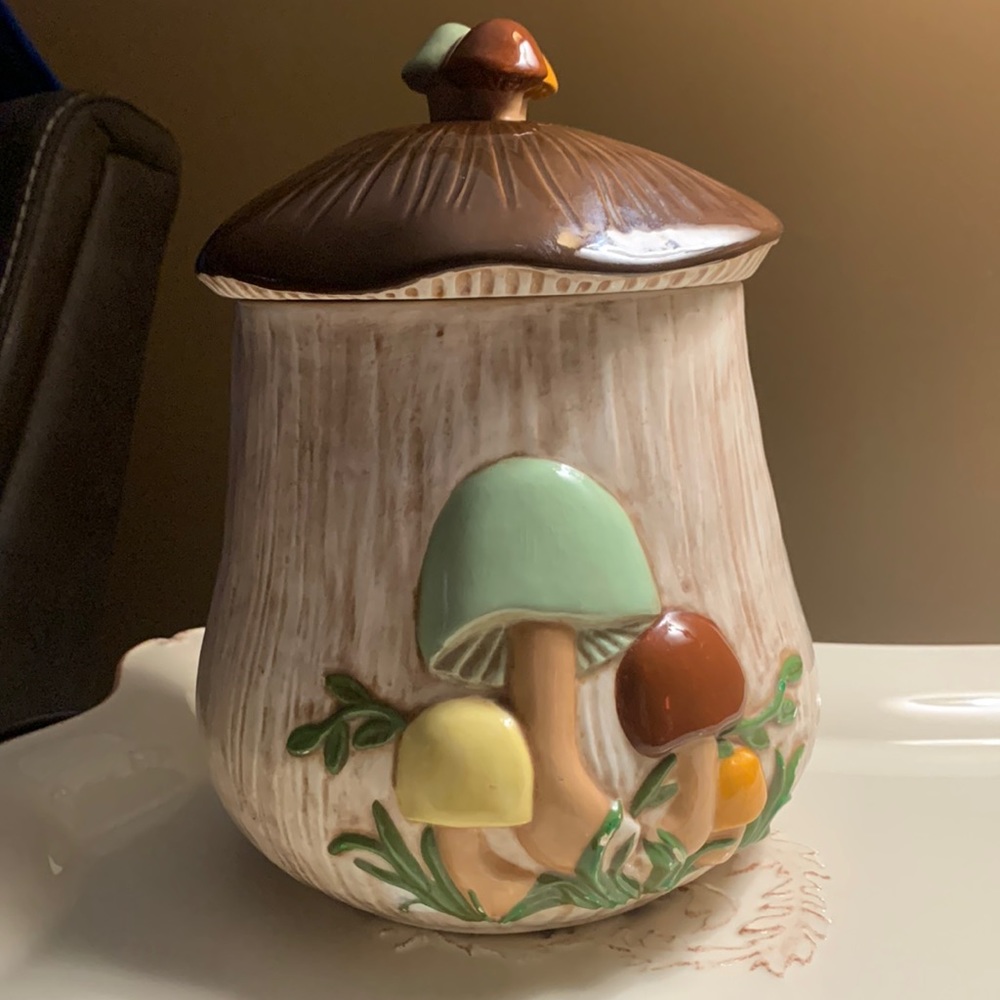 Vintage Arnel’s Mushroom Cookie Jar
